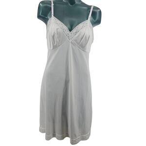 Vintage 60's Vanity Fair Off White Lace Nylon Slip Midi Nightgown Size 36  3633